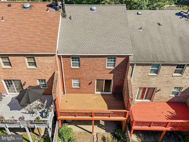 8931 Park Forest Dr — Photo 37