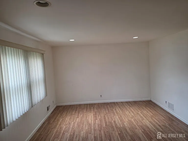 405 Frederick Ave — Photo 13