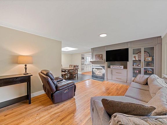 2nd image of 6699 Loveland Miamiville Rd