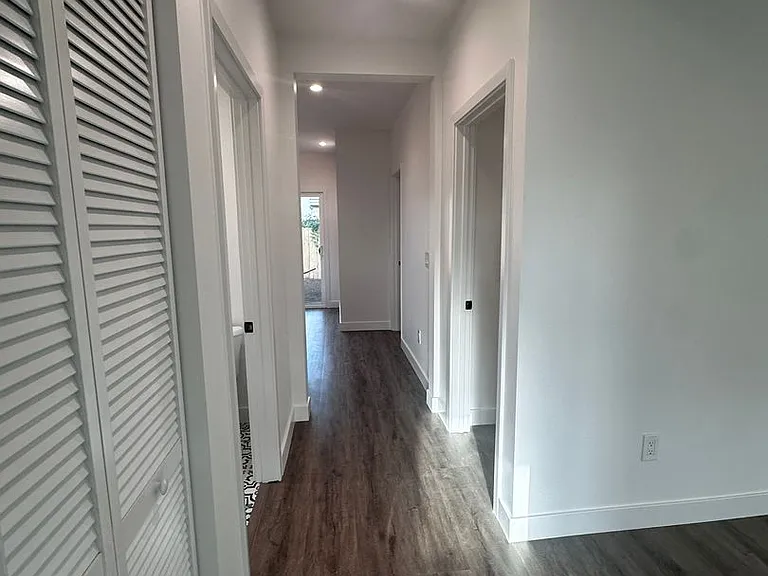611 Silver Strand Blvd — Photo 20