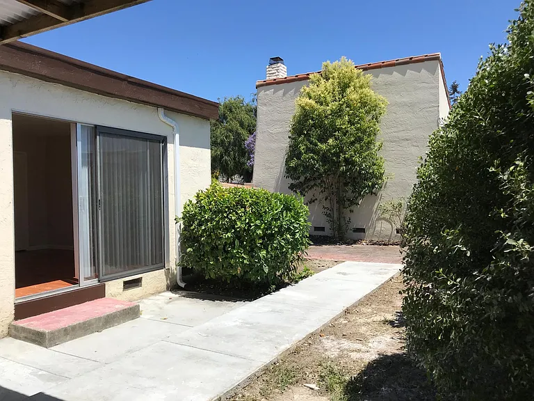 4846 Los Arboles Pl — Photo 15