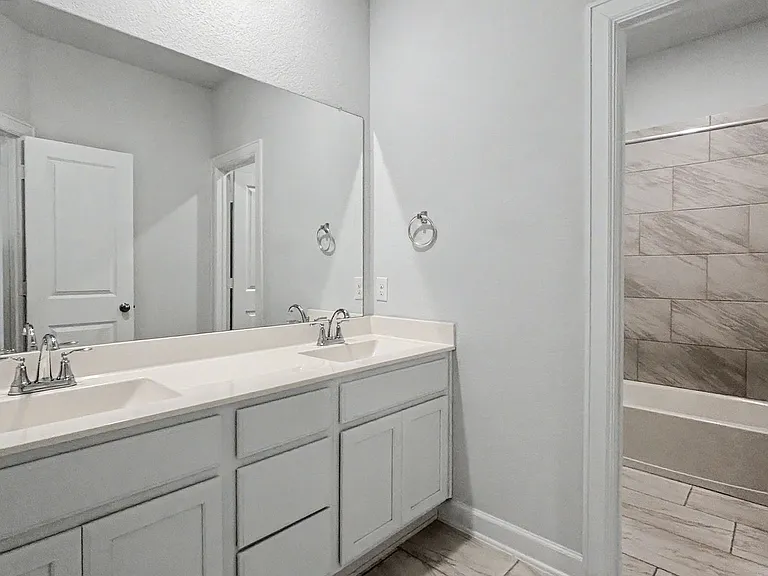 3708 Eliberis — Photo 25
