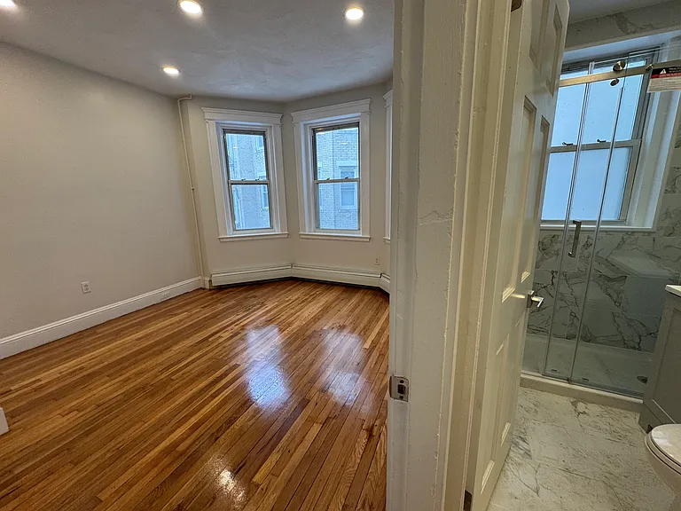 109 Strathmore Rd #11 — Photo 16