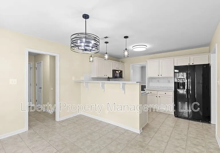 130 Breezewood Dr — Photo 8