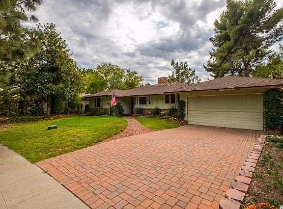 2nd image of 1075 Pine Bluff Dr