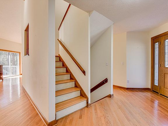 3rd image of 5 Cypress Ln
