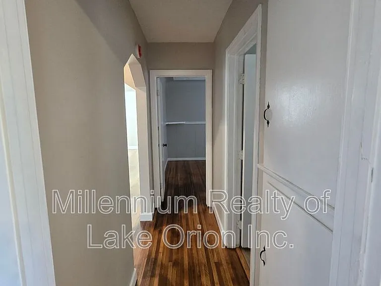 614 E Tennyson Ave — Photo 7