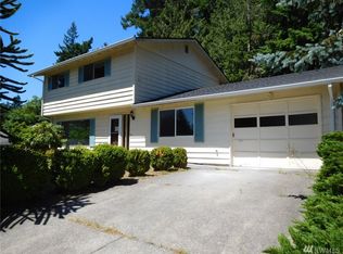 270 Sugar Pine Dr, Bremerton, WA 98310