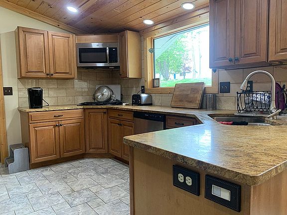 4th image of 8051 County Road 11 NE