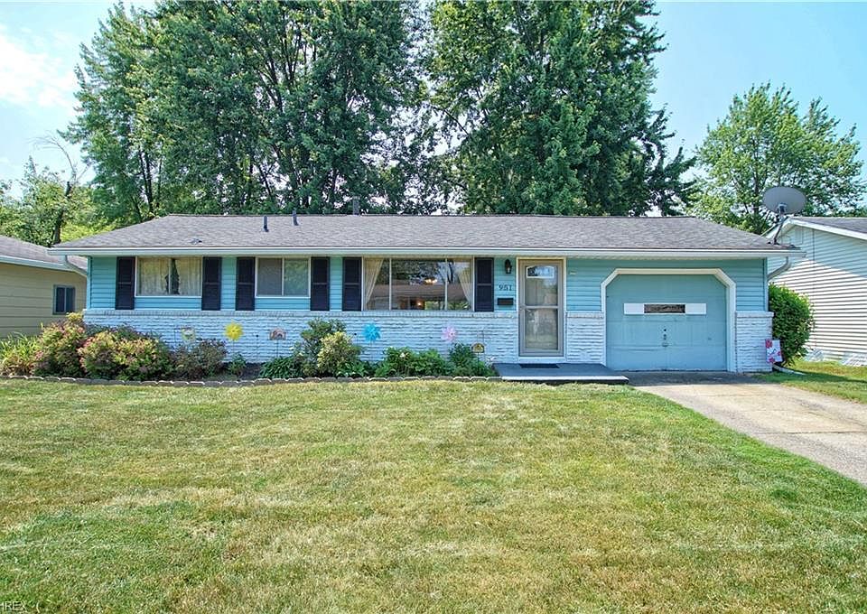 1st image of 951 Sherwood Dr