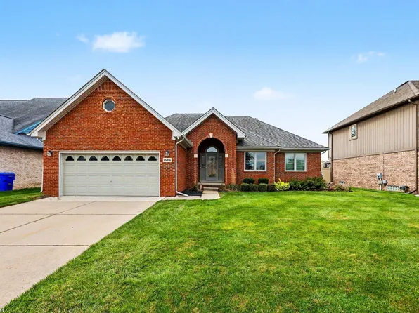 15916 French Creek Dr, Fraser, MI 48026