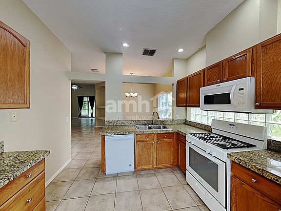 4th image of 6223 Blackberry Ln