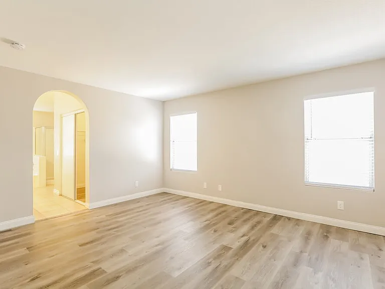 1433 Bellglen Dr — Photo 10