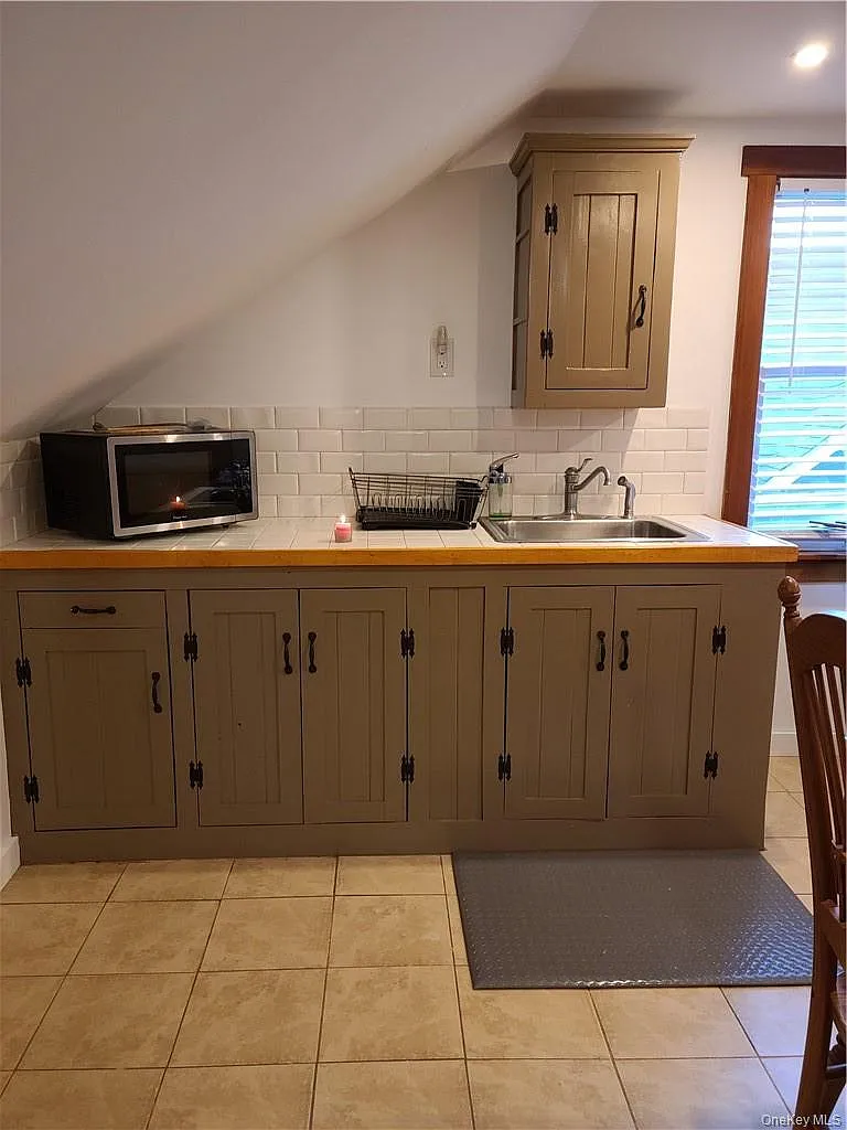 1 bed, 1.0 bath, 500 sqft, $2,100 — Photo 2