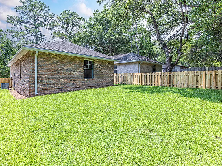 209 Hudson Boyd Ct — Photo 22