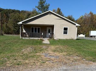 34 Independence Dr, Brandywine, WV 26802