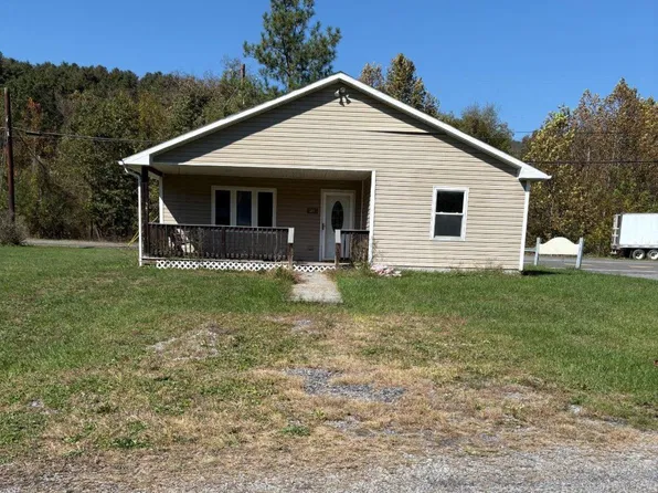 34 Independence Dr, Brandywine, WV 26802