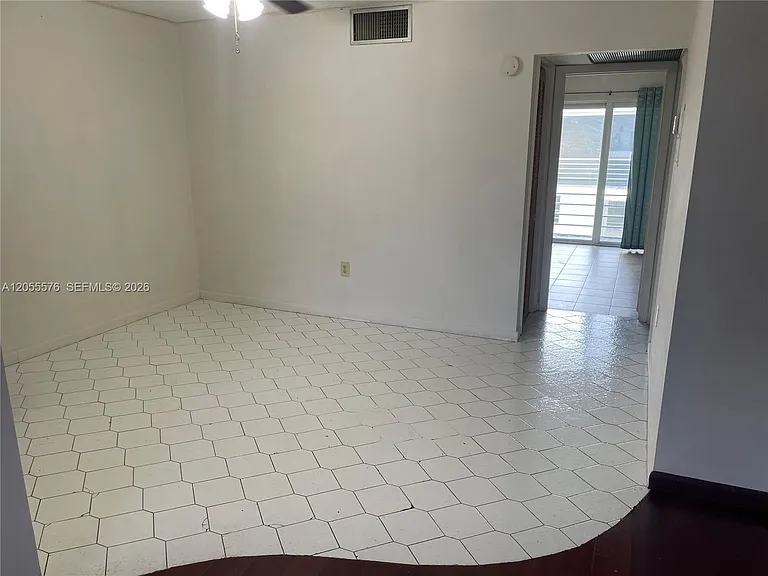 130 NE 202nd Ter #S31 — Photo 7
