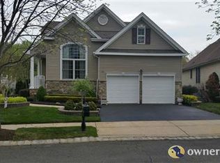 10 Wellington St, Holmdel, NJ 07733