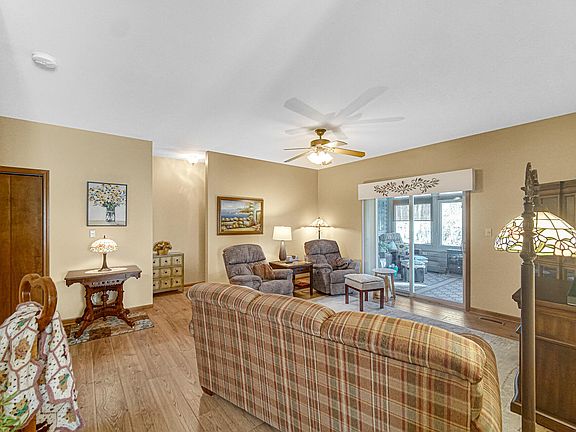 3rd image of 8880 Norris Dr