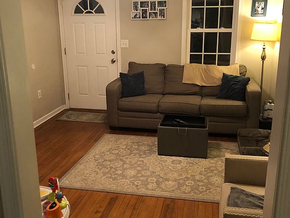 4th image of 2035 Hawthorne Ave