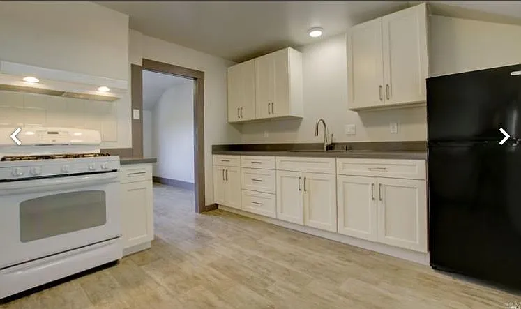 126 N High St — Photo 3