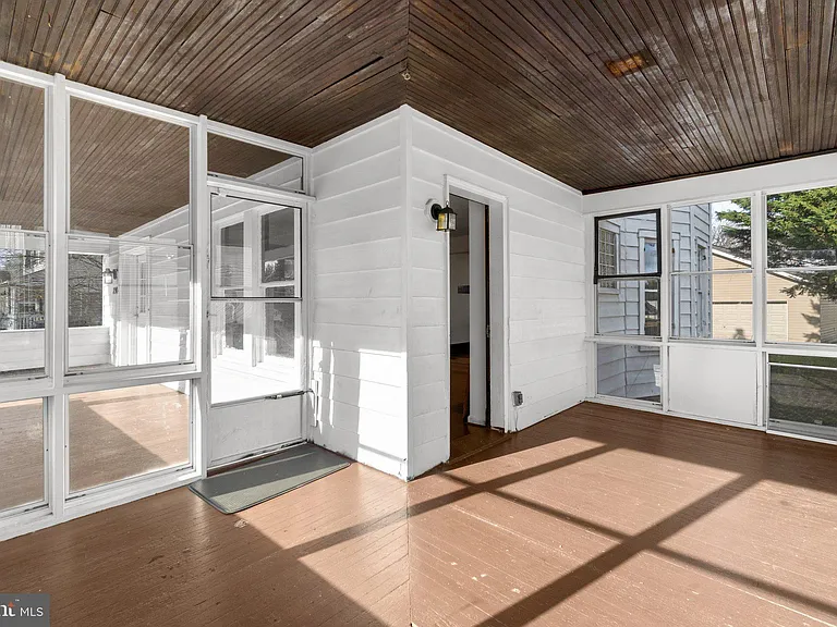 8904 Church Ln — Photo 16