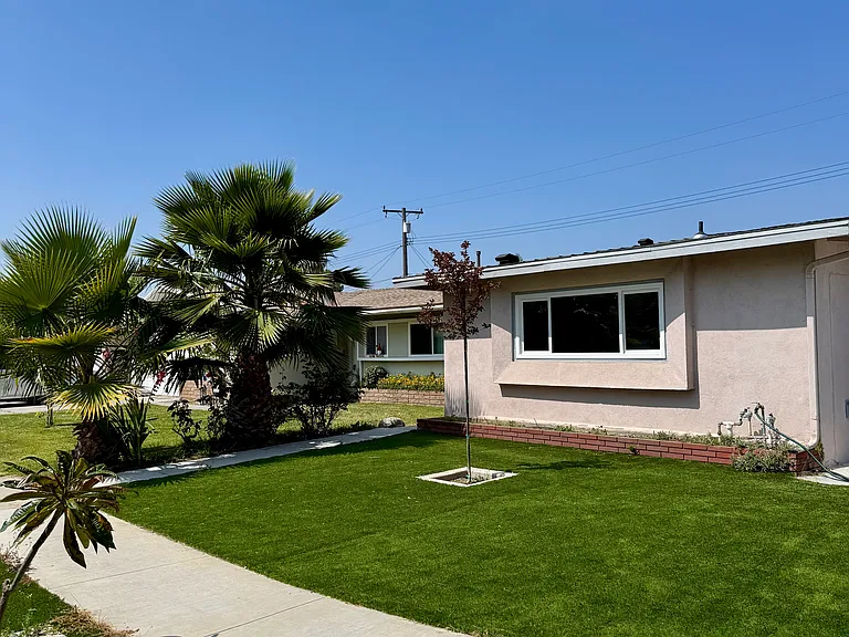 731 N Rose St #B — Photo 1
