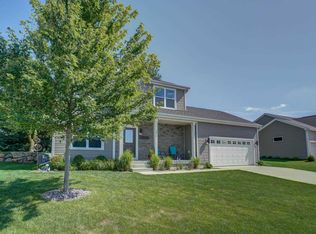 1636 Silverado Dr, Sun Prairie, WI 53590