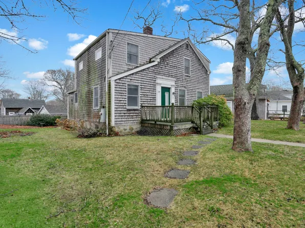 119 N William St, Tisbury, MA 02568