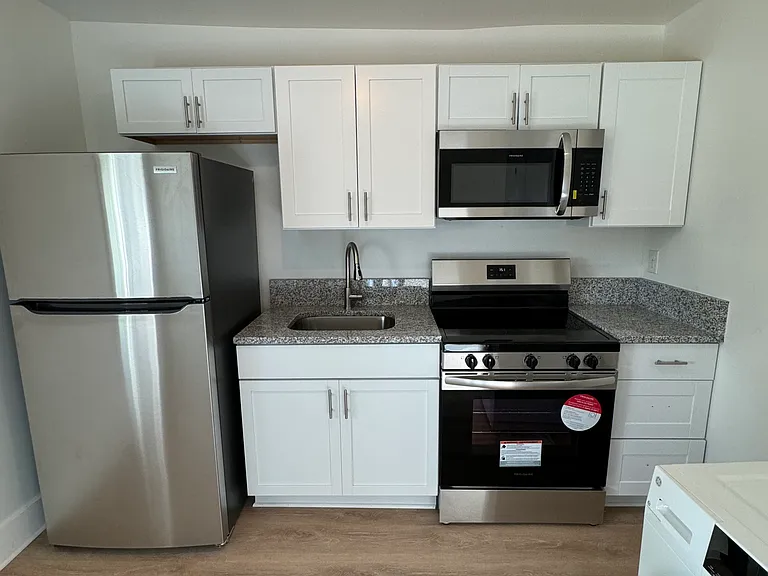 3320 Charlotte Ave #10 — Photo 2
