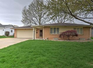 611 W Karen Dr, Decatur, IL 62526