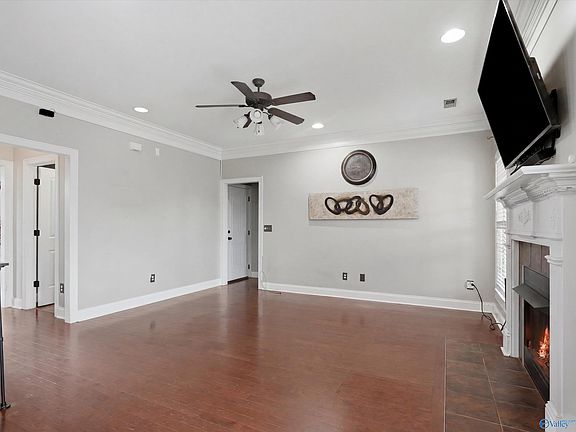 5th image of 7553 Crestridge Dr