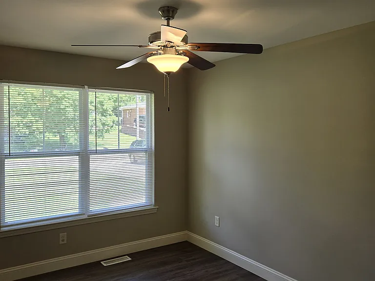 75 Lucinda Dr — Photo 21