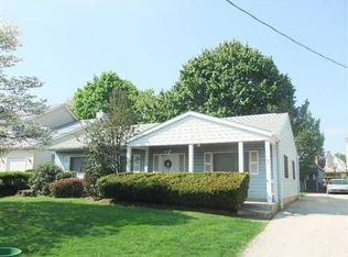 152 Upland Rd, Havertown, PA 19083