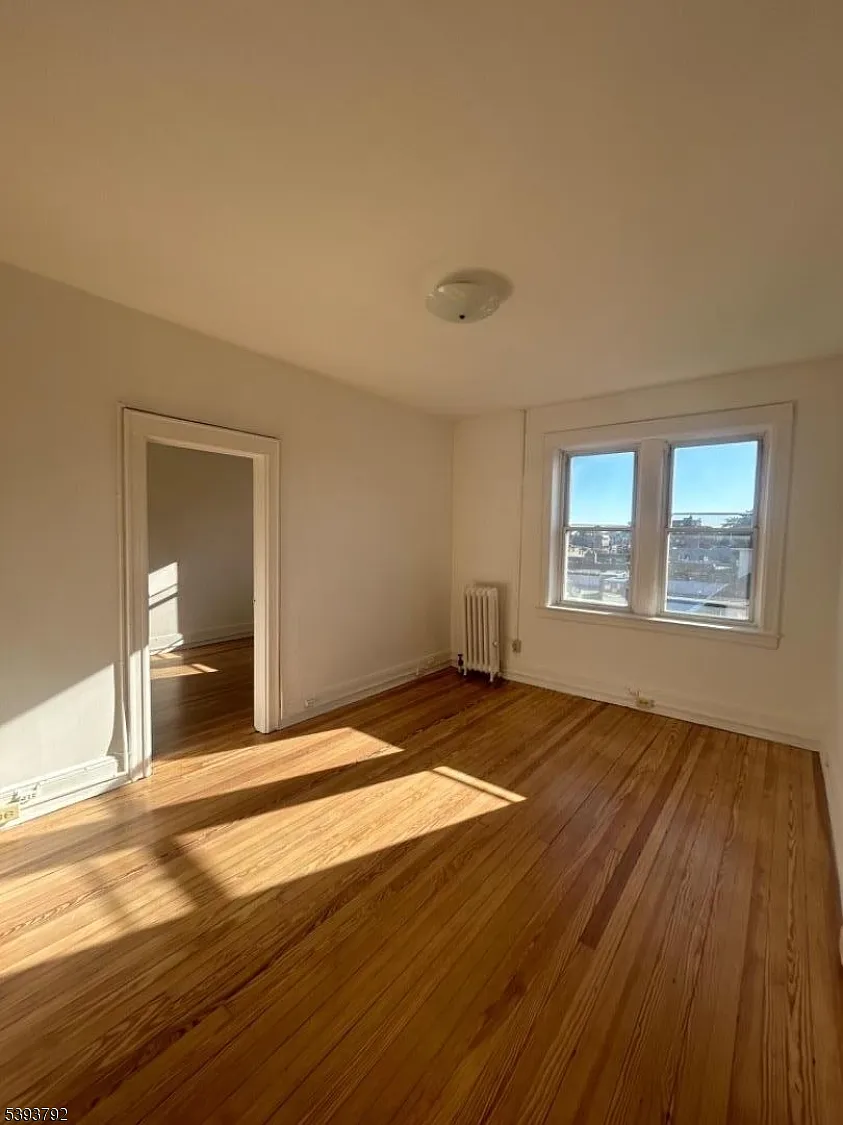 1 bed, 1.0 bath, $1,700 — Photo 1