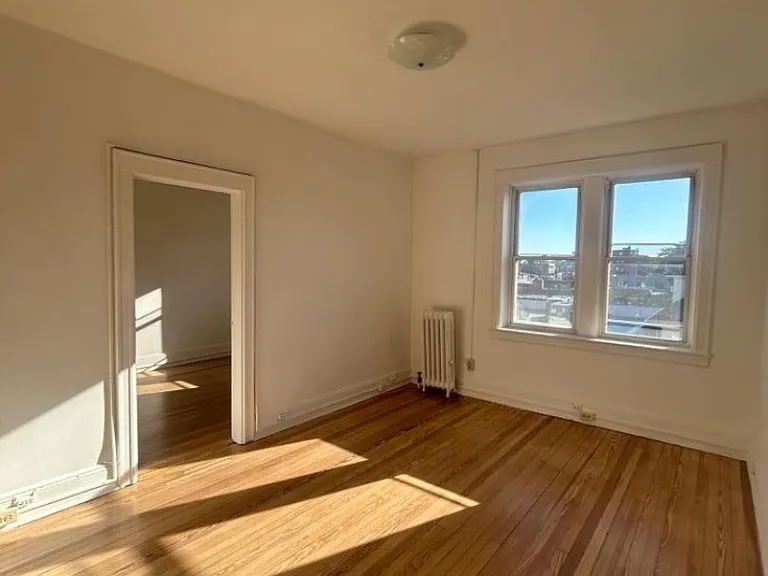 355 Lincoln Ave — Photo 1