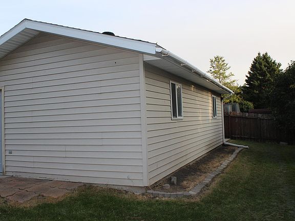 4th image of 3025 18th St S