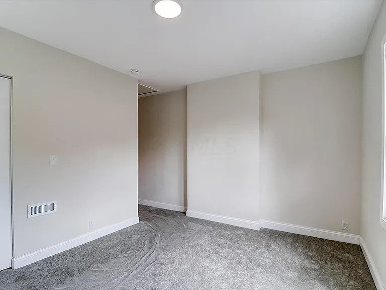 40 E Markison Ave — Photo 13