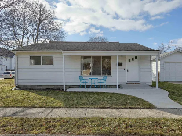 405 Jay St, Saint Clair, MI 48079