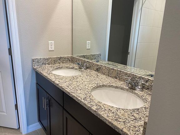 5th image of 3284 Fresno Pl