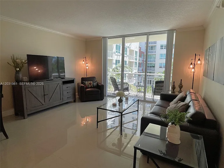 2000 N Bayshore Dr #525 — Photo 10