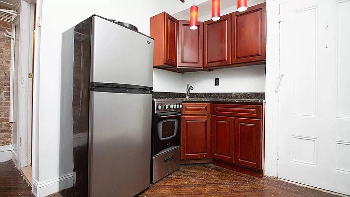 Rented by Avenues Real Estate | media 2