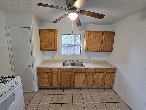5th image of 915 Walter St SE #C