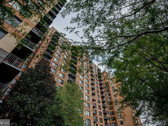 4th image of 2451 Midtown Ave APT 915