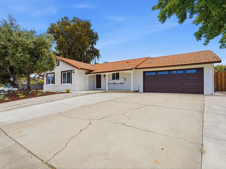 1857 Macduee Way — Photo 1