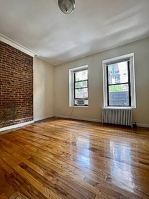 2nd image of 162 E 88th St APT 6