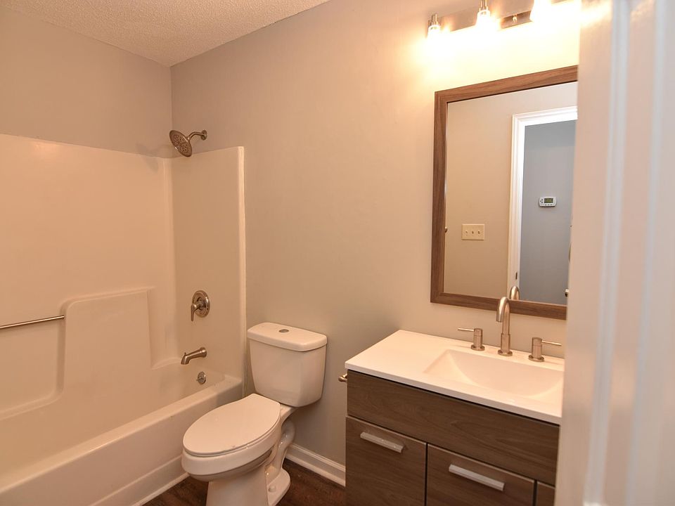 1st image of 128 Pam Dr
