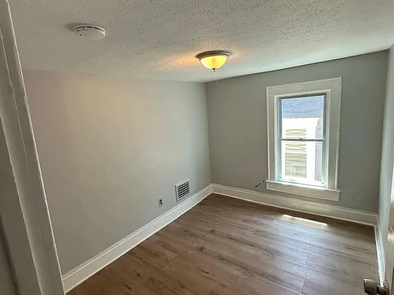 277-79 N Midler Ave N #277 — Photo 11