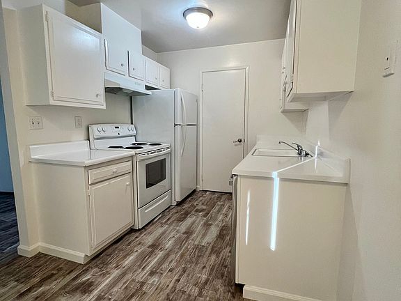 3rd image of 303 Chiquita Ave #21